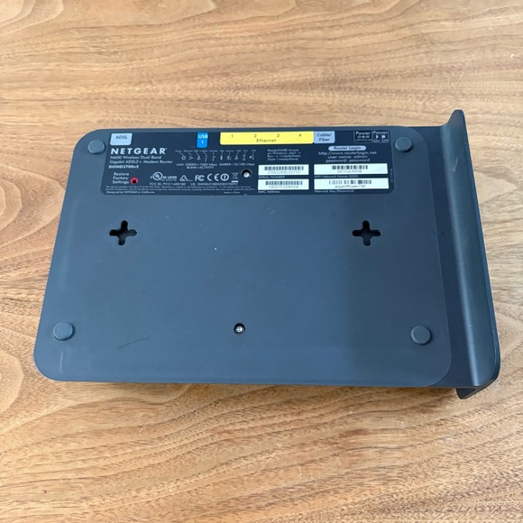 Netgear N600 Router - Picture 6 of 10